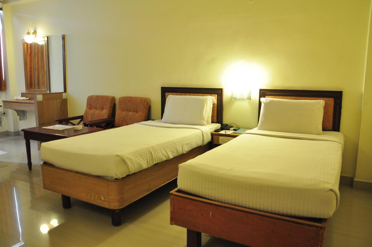 Hotel Orange Blossom Tiruchirappalli Exterior foto