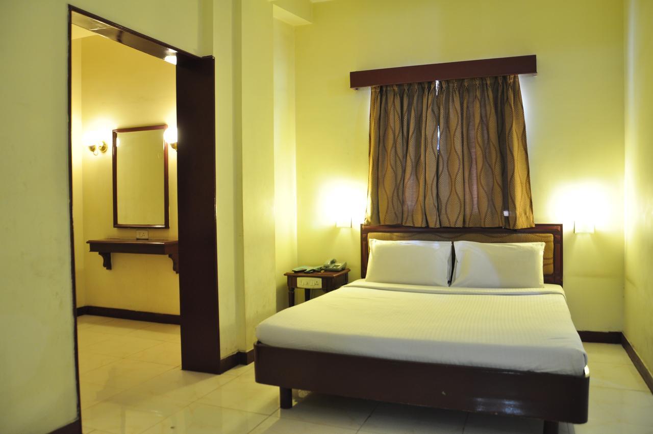 Hotel Orange Blossom Tiruchirappalli Exterior foto